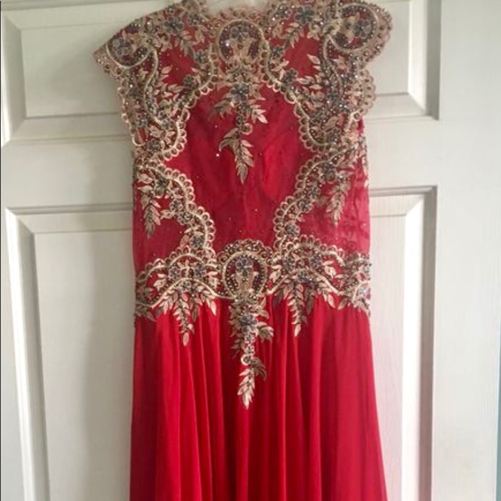 Dress - Picture 3 of 6